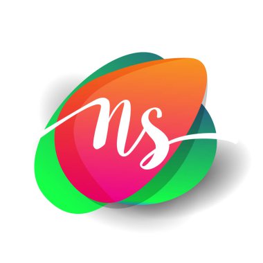 Renkli arkaplanı olan NS harfi logosu, yaratıcı endüstri, web, iş ve şirket için harf kombinasyonu tasarımı.