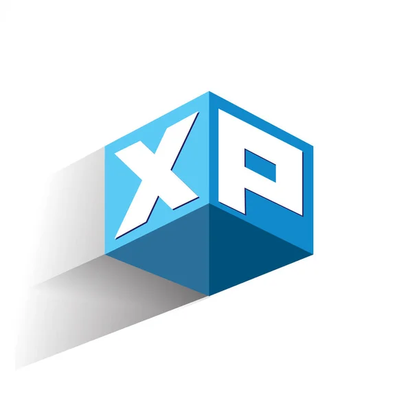 六角形の形状と青の背景に文字Xpのロゴ 会社のアイデンティティのための文字デザインのキューブのロゴ — ストックベクタ
