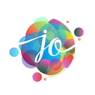 Renkli arkaplanı olan JO logosu, yaratıcı endüstri, web, iş ve şirket için harf kombinasyonu tasarımı.