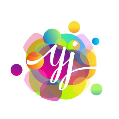 Renkli arkaplanı olan YJ logosu, yaratıcı endüstri, web, iş ve şirket için harf kombinasyonu tasarımı.