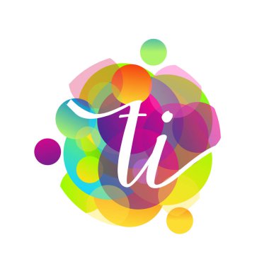 Renkli sıçrama arkaplanı olan TI harfi logosu, yaratıcı endüstri, web, iş ve şirket için harf kombinasyonu tasarımı.