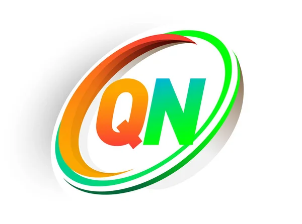 最初的字母Qn标识公司的名称为彩色橙色和绿色圆形 并采用Swoosh设计 现代标志理念 企业和公司标识的矢量标识 — 图库矢量图片