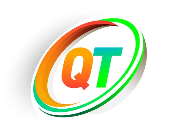 最初の文字Qtロゴタイプ会社名色オレンジと緑の円とスウッシュデザイン 現代のロゴコンセプト ビジネスと会社のアイデンティティのためのベクトルロゴ — ストックベクタ