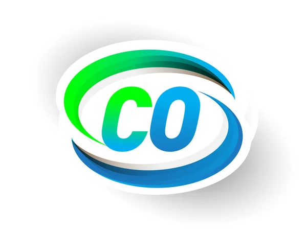 初期の文字Coのロゴタイプ会社の名前は青と緑のスウッシュのデザイン 現代のロゴコンセプトを着色 ビジネスと会社のアイデンティティのためのベクトルロゴ — ストックベクタ