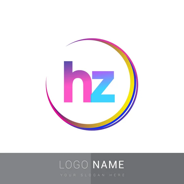 最初の文字Hzロゴタイプ会社名 カラフルでスウッシュデザイン ビジネスと会社のアイデンティティのためのベクトルロゴ — ストックベクタ