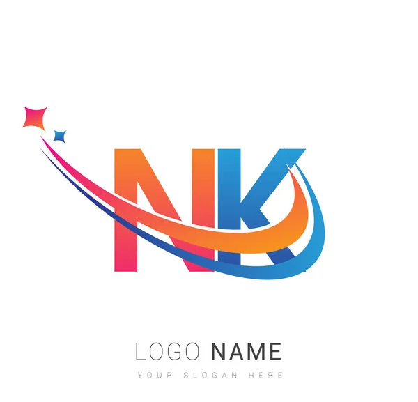 頭文字のNkロゴタイプ社名はオレンジ 青のスウッシュスターデザイン ビジネスと会社のアイデンティティのためのベクトルロゴ — ストックベクタ