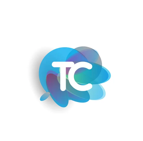カラフルなスプラッシュ背景を持つレターTcのロゴ クリエイティブ産業 ウェブ ビジネスや会社のための文字の組み合わせのロゴデザイン — ストックベクタ