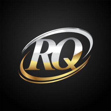 İlk harfi RQ logotype şirketi. Renkli altın ve gümüş rengi desenli. Siyah arkaplanda izole.