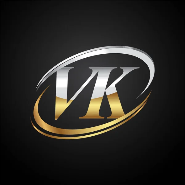 最初的字母Vk标志公司的名称彩色的黄金和银Swoosh设计 在黑色背景上隔离 — 图库矢量图片