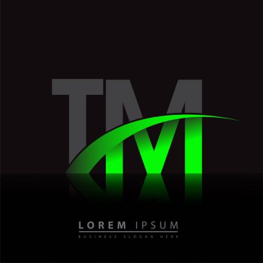 İlk harf TM logotype şirketi ismi yeşil ve siyah Swoosh tasarımı. iş ve şirket kimliği için vektör logosu.