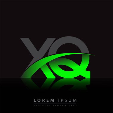 İlk harf XQ logotype şirketi ismi yeşil ve siyah Swoosh tasarımı. iş ve şirket kimliği için vektör logosu.