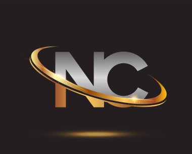 İlk harfi NC logotype şirketi. Renkli altın ve gümüş rengi desenli. Siyah arkaplanda izole.