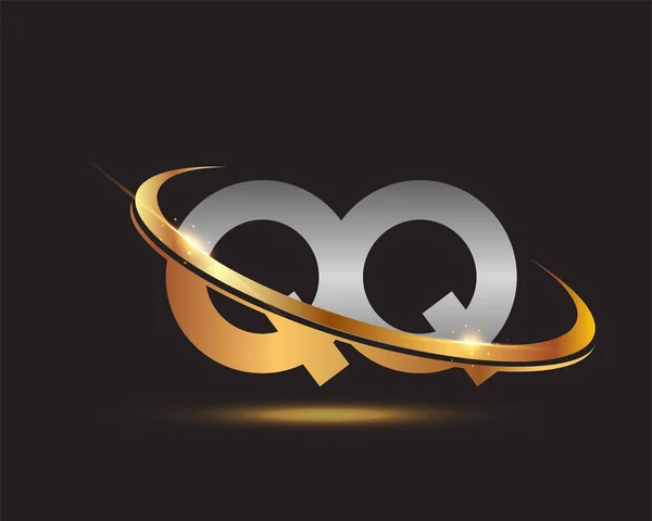 最初的字母Qq标志公司的名称有色黄金和银Swoosh设计 在黑色背景上隔离 — 图库矢量图片