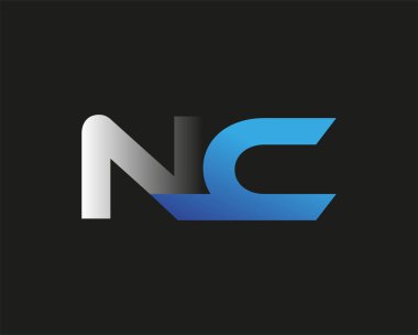 İlk harf NC logotype şirketinin adı mavi ve gümüş rengi desenli. Siyah arkaplanda izole.