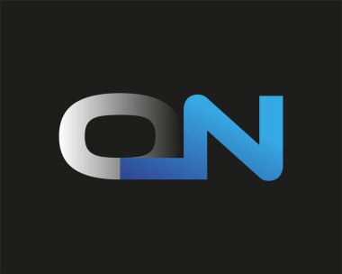 Logotype şirketinin ilk harfi mavi ve gümüş rengi desenli. Siyah arkaplanda izole.