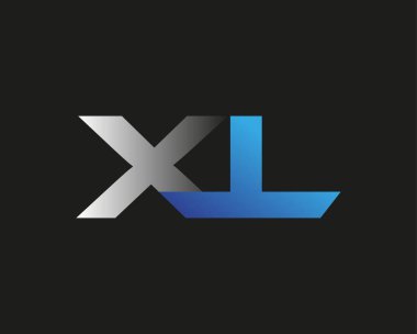 İlk harf XL logotype şirket adı mavi ve gümüş rengi. Siyah arkaplanda izole.