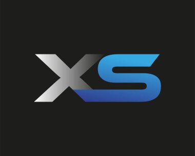 İlk harf XS logotype şirketi adı mavi ve gümüş rengi. Siyah arkaplanda izole.