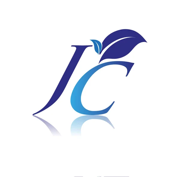 首字母Jc与叶子标志 蓝色自然和环境标识 企业和公司标识的矢量标识 — 图库矢量图片