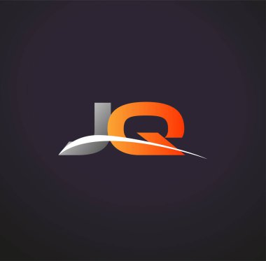 İlk harf JQ logotype şirketi. Renkli gri ve turuncu renk desenli. Siyah arkaplanda izole.