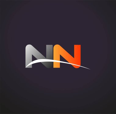 İlk harf NN logotype şirket adı Renkli Gri ve Turuncu Swoosh tasarımı. Siyah arkaplanda izole.