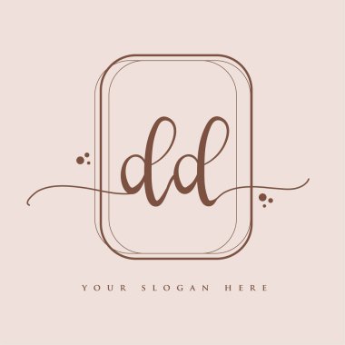DD İlk El Yazısı Logosu. El yazısı harfleri. Logo markalaşması, kadın ve lüks logo tasarımı. Zarif arka planda izole edilmiş..