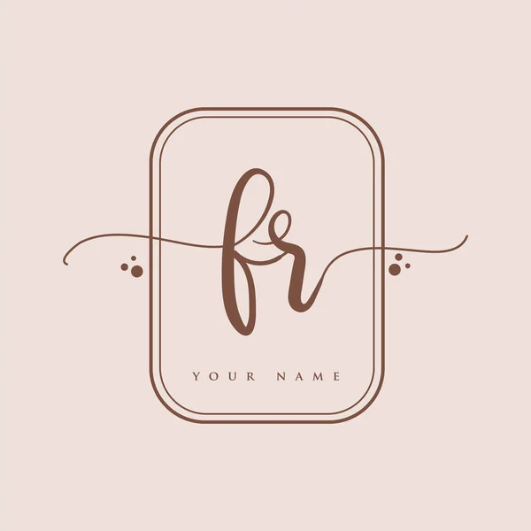 Ilk Yazısı Logosu Yazısı Harfleri Logo Markalaşması Kadın Lüks Logo — Stok Vektör