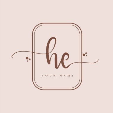 İlk el yazısı logosu. El yazısı harfleri. Logo markalaşması, kadın ve lüks logo tasarımı. Zarif arka planda izole edilmiş..