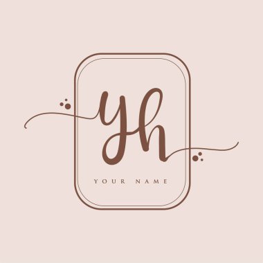 Y H İlk el yazısı logosu. El yazısı harfleri. Logo markalaşması, kadın ve lüks logo tasarımı. Zarif arka planda izole edilmiş..