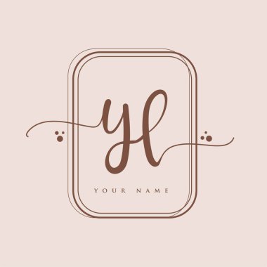 İlk el yazısı logosu. El yazısı harfleri. Logo markalaşması, kadın ve lüks logo tasarımı. Zarif arka planda izole edilmiş..