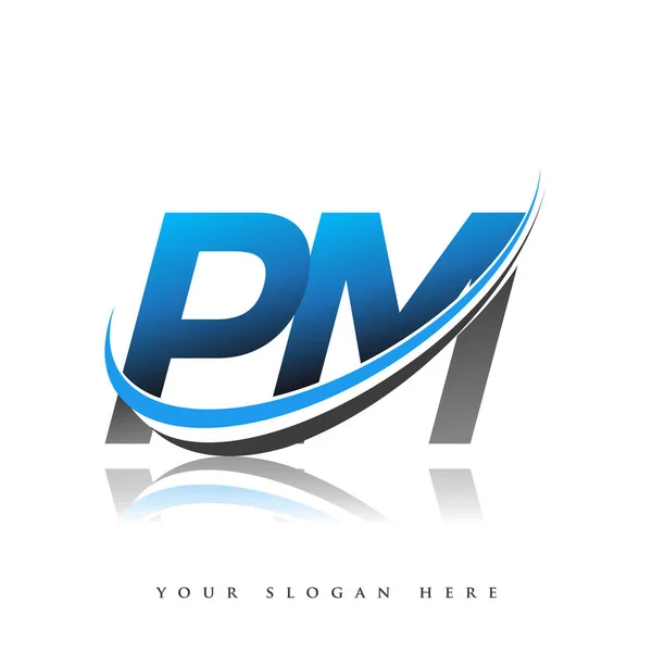 Pm初期ロゴ会社の名前は 白の背景に隔離された青と黒のスウッシュデザインを着色しました ビジネスと会社のアイデンティティのためのベクトルロゴ — ストックベクタ