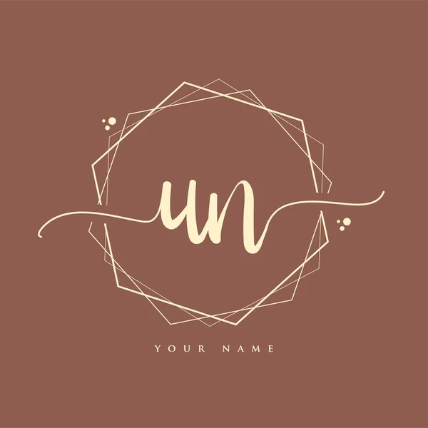 Logotipo Escritura Inicial Onu Letras Mano Inicial Logotipo Marca Femenino — Vector de stock