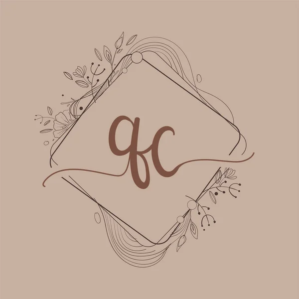 手紙Qc手描き花と初期のロゴ 初期結婚式のフォントロゴやビジネスや会社のアイデンティティ — ストックベクタ