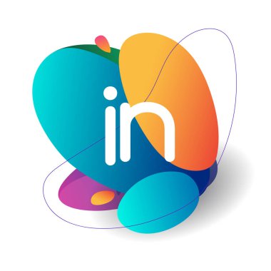 Rengarenk arka planlı harf IN logosu, yaratıcı endüstri, web, iş ve şirket için harf kombinasyonu tasarımı.