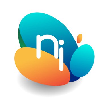 Renkli sıçrama arkaplanı olan NI harfi logosu, yaratıcı endüstri, web, iş ve şirket için harf kombinasyonu tasarımı.