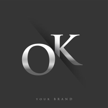 İlk logo harfi şirket adı, gümüş rengi ve siyah arka planda / renk tasarımı için tamam. İş ve şirket kimliği için vektör logosu.