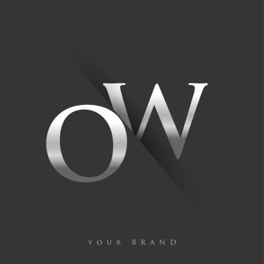 Şirketin adı, gümüş rengi ve siyah arkaplan tasarımının ilk logo harfi OW. İş ve şirket kimliği için vektör logosu.