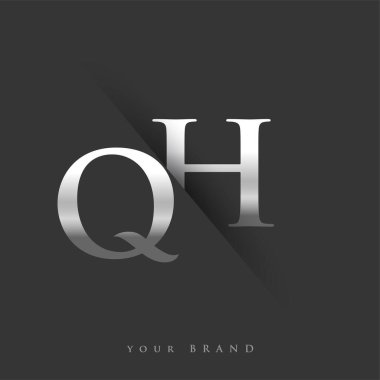 Şirketin adı, gümüş rengi ve siyah arkaplan tasarımının ilk harfi QH. İş ve şirket kimliği için vektör logosu.