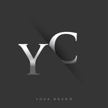 Şirketin adı, gümüş rengi ve siyah arkaplan tasarımının ilk harfi YC. İş ve şirket kimliği için vektör logosu.