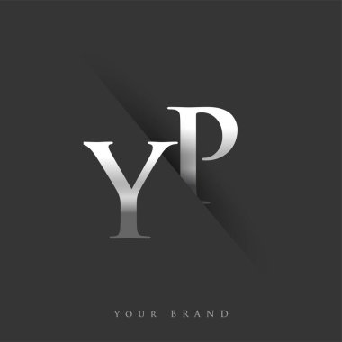 Şirketin adı, gümüş rengi ve siyah arkaplan tasarımının ilk harfi YP. İş ve şirket kimliği için vektör logosu.