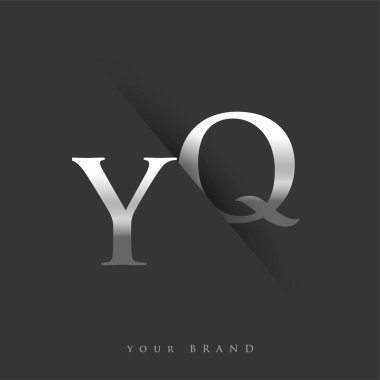 Şirketin adı, gümüş rengi ve siyah arkaplan tasarımının ilk harfi YQ. İş ve şirket kimliği için vektör logosu.