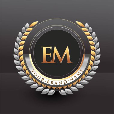İlk logo EM harfi altın ve gümüş renkli defne ve çelenk, iş ve şirket kimliği için vektör logosu..