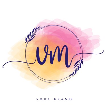 VM ilk el yazısı logosu. El yazısı harfleri. Logo damgası, kadın ve lüks logo tasarımı. Renkli suluboya arka planda izole edilmiş..