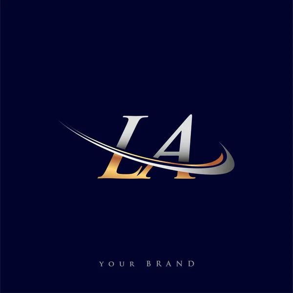 Logotipo Inicial Nombre Compañía Diseño Swoosh Oro Plata Aislado Sobre — Vector de stock