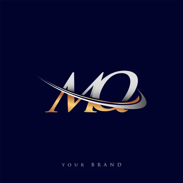 Mq最初的标志公司名称为彩色金色和银色Swoosh设计 独立于白色背景 企业和公司标识的矢量标识 — 图库矢量图片