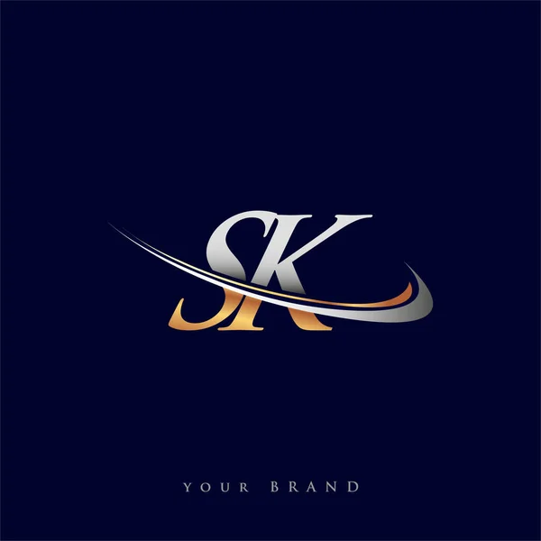 Sk公司最初的标识名称为彩色金色和银色的Swoosh设计 独立于白色背景 企业和公司标识的矢量标识 — 图库矢量图片