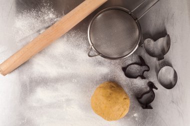 evde kurabiye pişirme işlemi