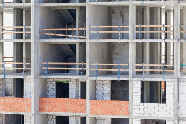 Construcción de una casa de apartamentos — Foto de Stock