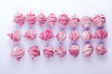 Ev yapımı pembe krema toz şeker