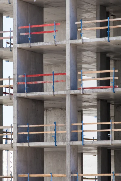 Construcción de una casa de apartamentos — Foto de Stock