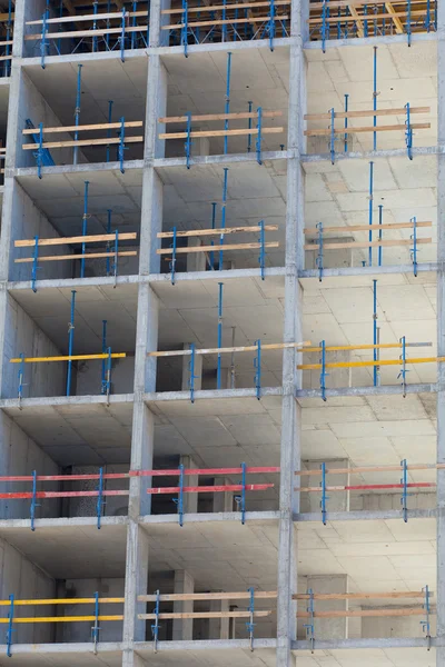 Construcción de una casa de apartamentos — Foto de Stock